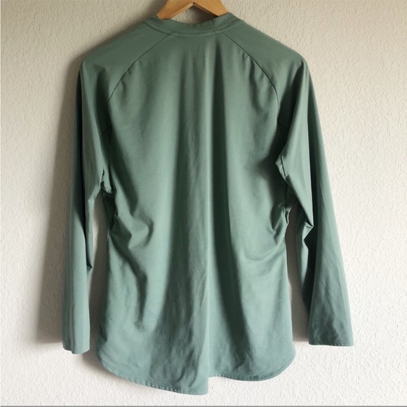 Nike Sage Green Workout 3/4 Sleeve Top - Picture 2 of 5